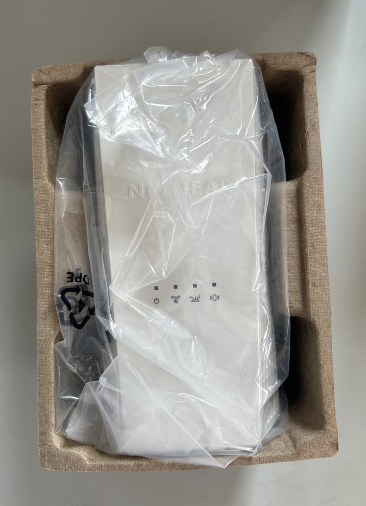 NETGEAR AC1900 WiFi Mesh Extender - EX6400100NAS