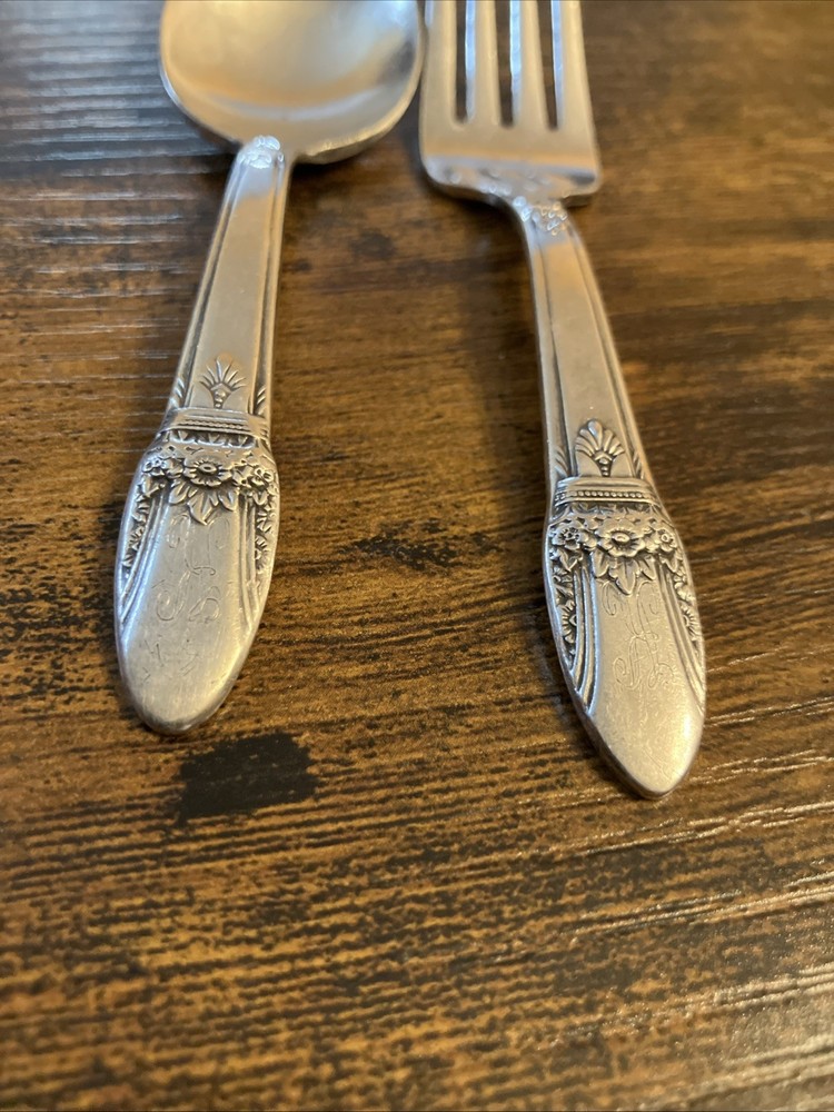 Vintage Rogers Bros. “First Love”Children’s Spoon & Fork Set Silverplate 4” Long