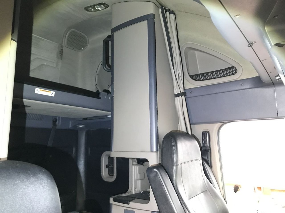 Freightliner CASCADIA Left/Driver Sleeper Cabinet - Used