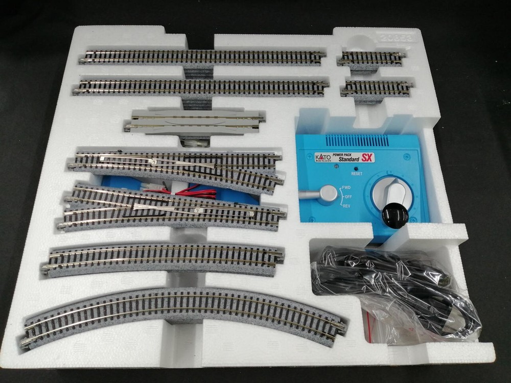 KATO N Scale 20-853 M2 Unitrack Basic Oval Track Set Passing Siding , Power Pack