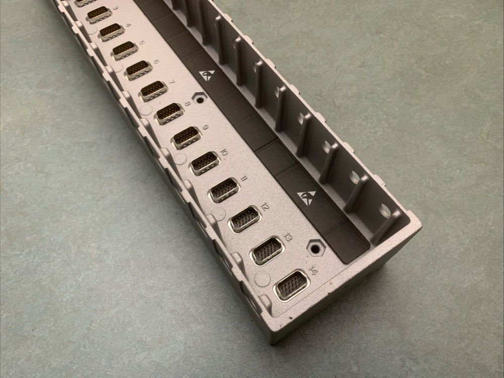 National Instruments compactDAQ cDAQ-9179 USB 14 Chassis