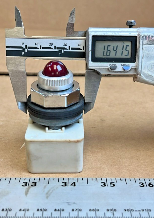 Square D Red LED Illuminated Indicator Model 9001KMF1