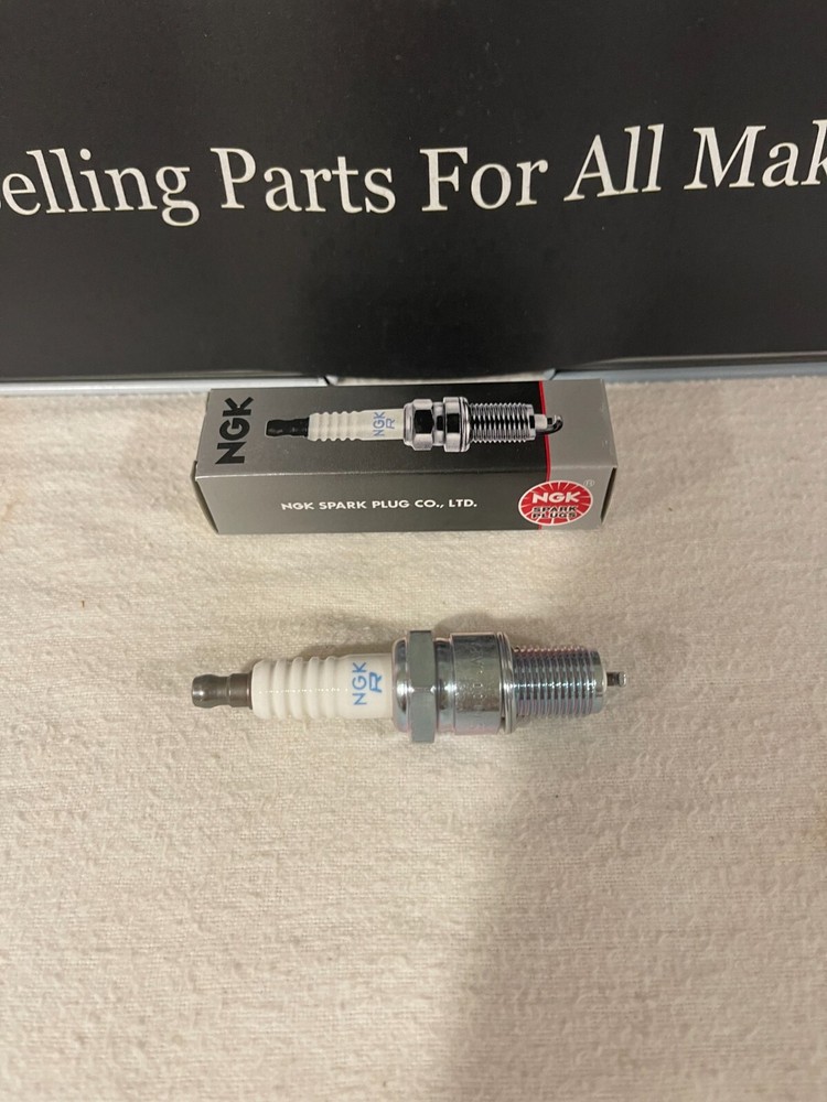 NGK Spark Plug BPR5ES-11 7634 NOS Part