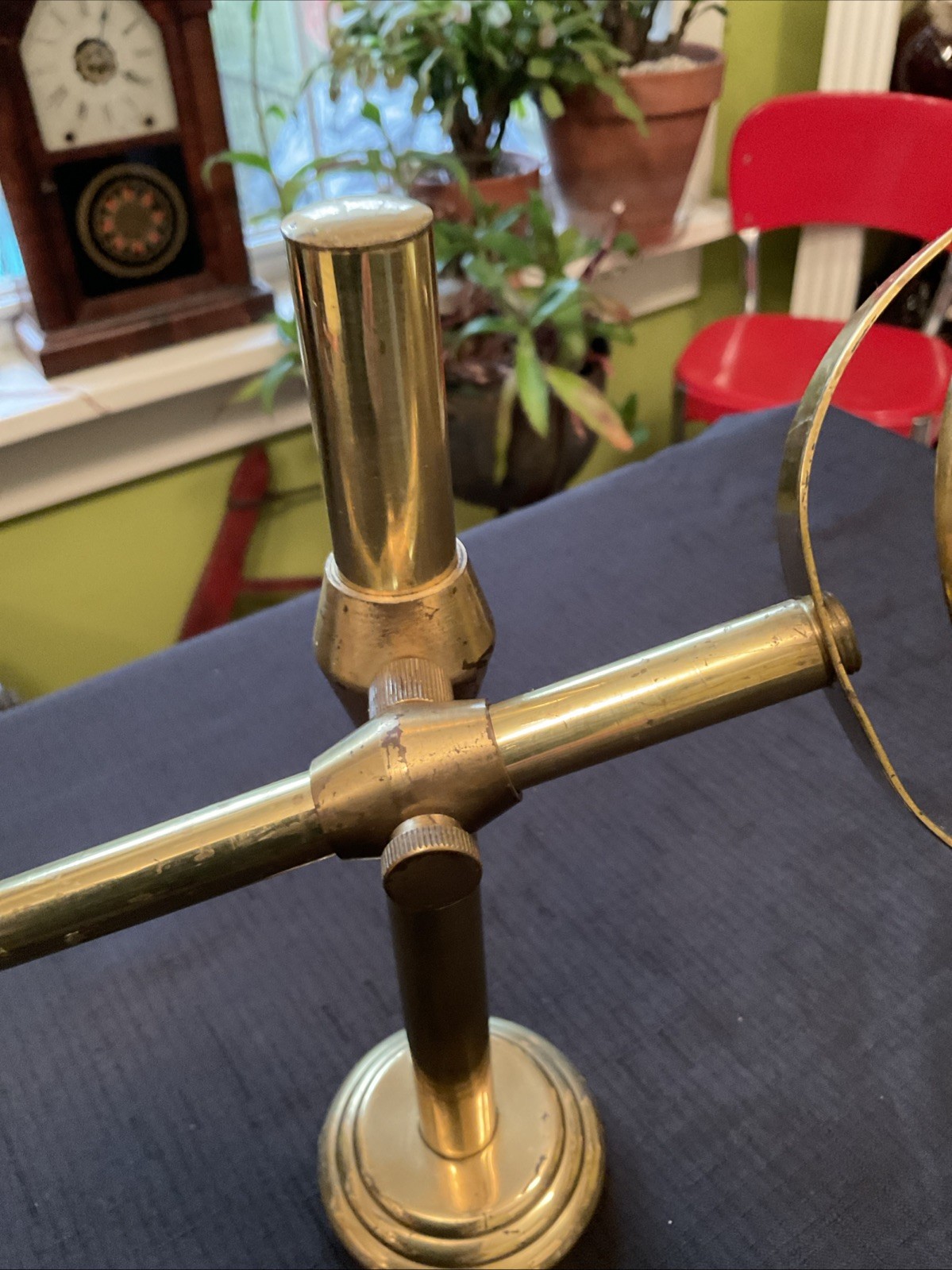 Vintage Desk Top Adjustable Brass And Glass Magnifying Glass On Stand