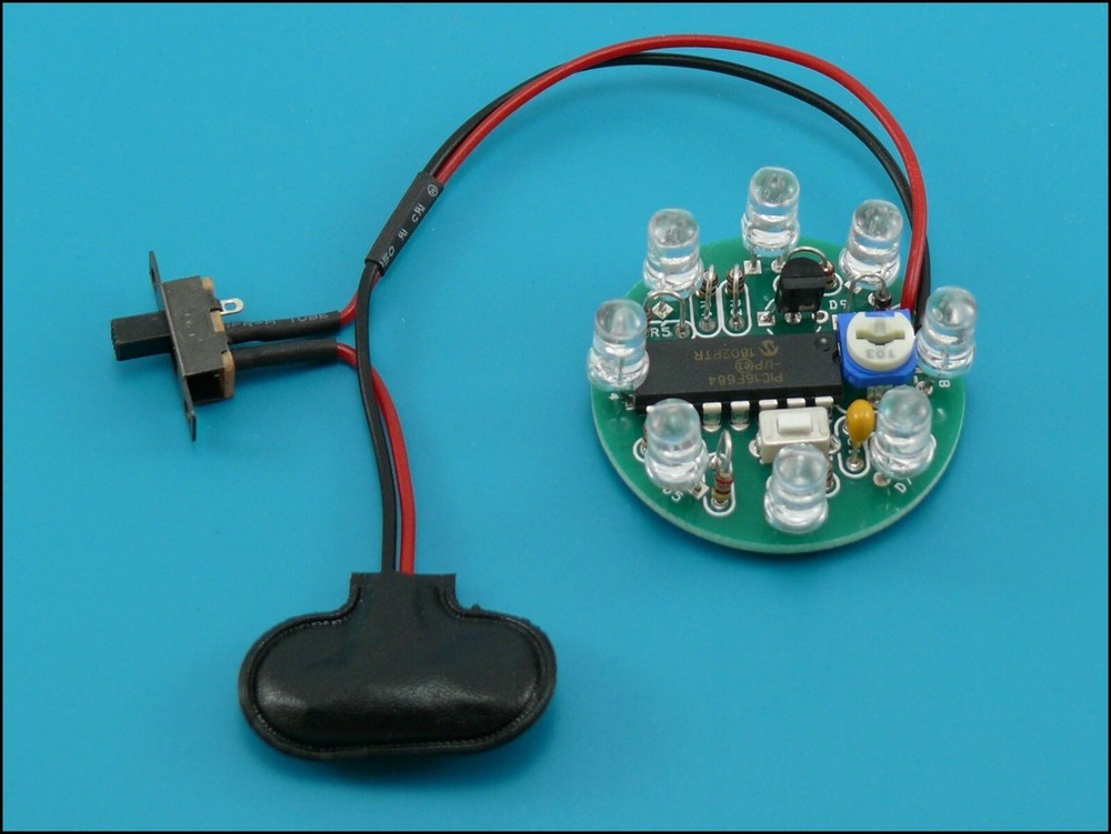 UFO LED Chaser Beacon Sequencer Light Flash Show Lights Strobe - 8 LEDs