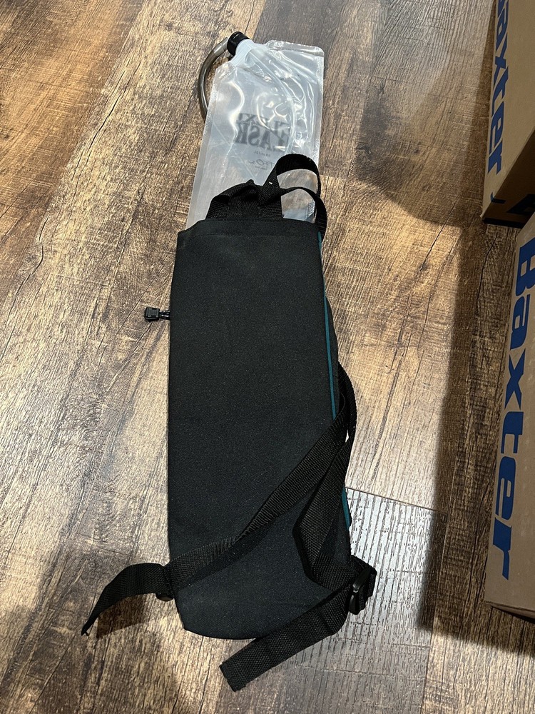 BRAND NEW TFO Inc. 2L Hydration System Backpack With Bladder FlexiFlask