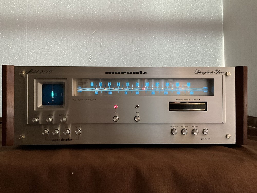 Marantz Model 2110 Stereophonic Tuner