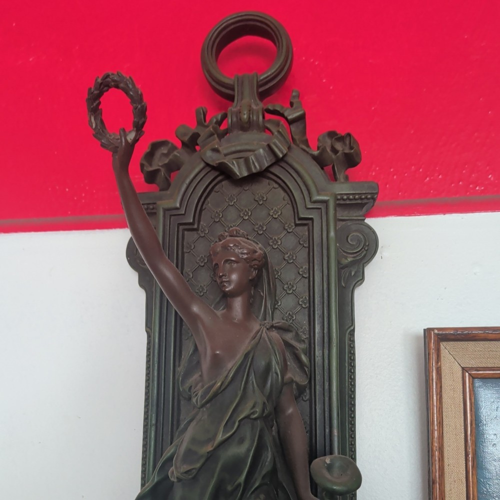 wall clock antique Style A Statue