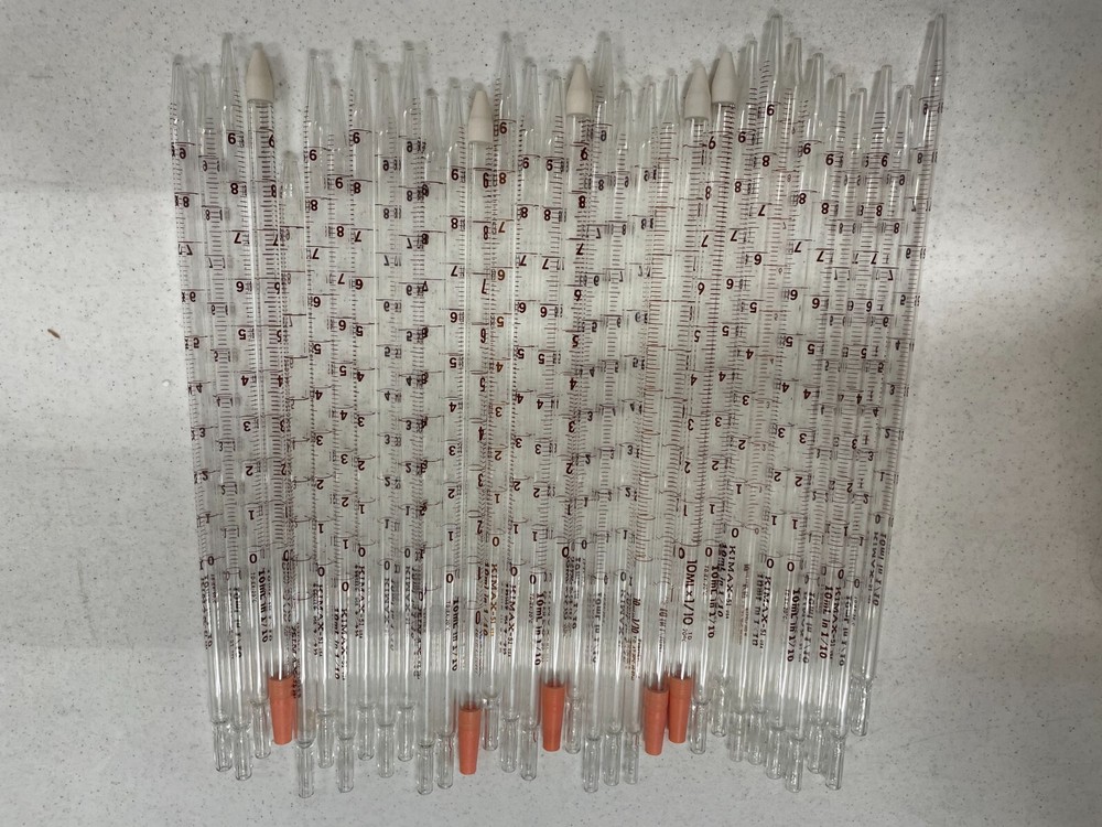 Assorted glass laboratory pipets