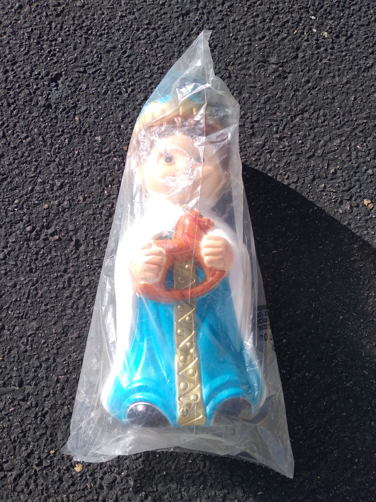 Vintage King Blow Mold 21 Inches