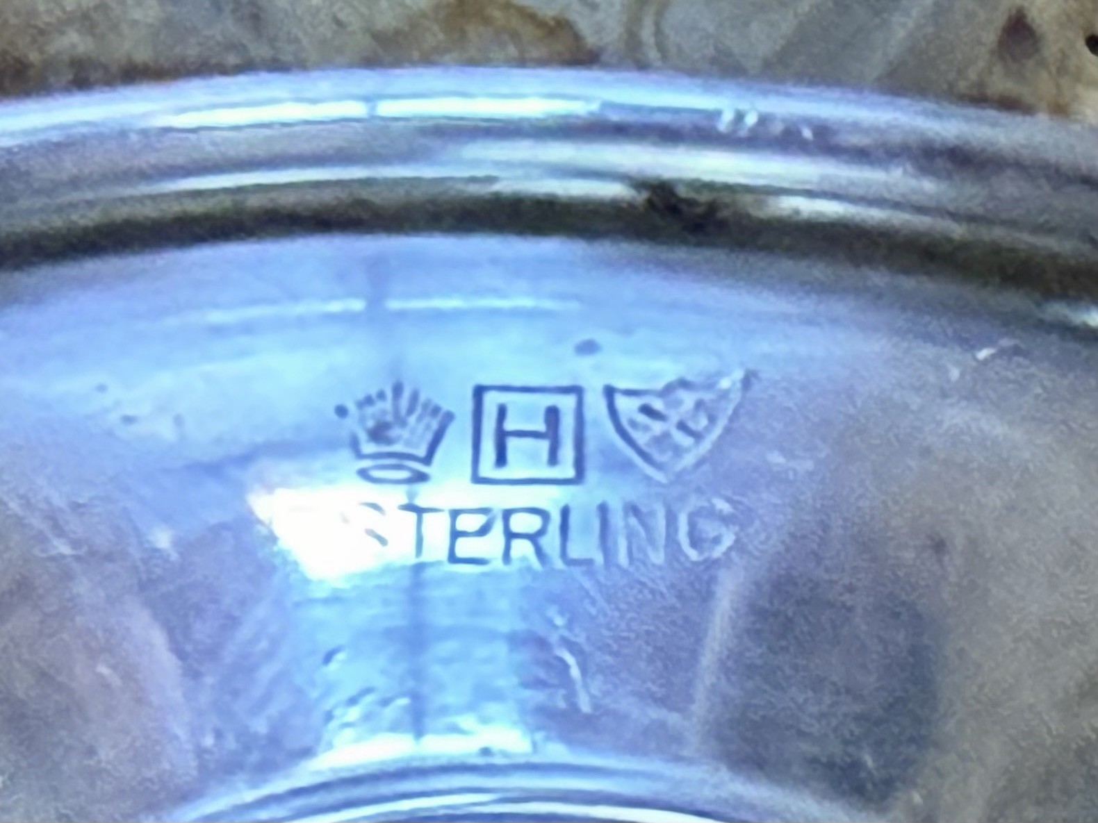 One Antique Sterling Silver Salt Or Pepper Shaker ~ Marked Crown/H/Shield #834