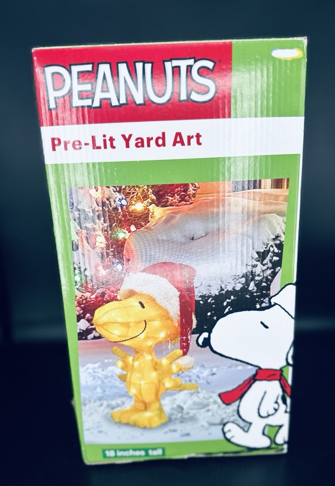 Peanuts Pre-Lit Lighted Christmas Decor Bundle