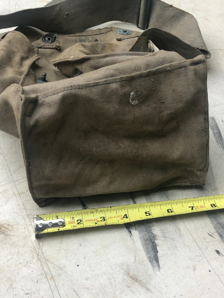 ORIGINAL WWII US NAVY MARK IV GAS MASK CARRY BAG