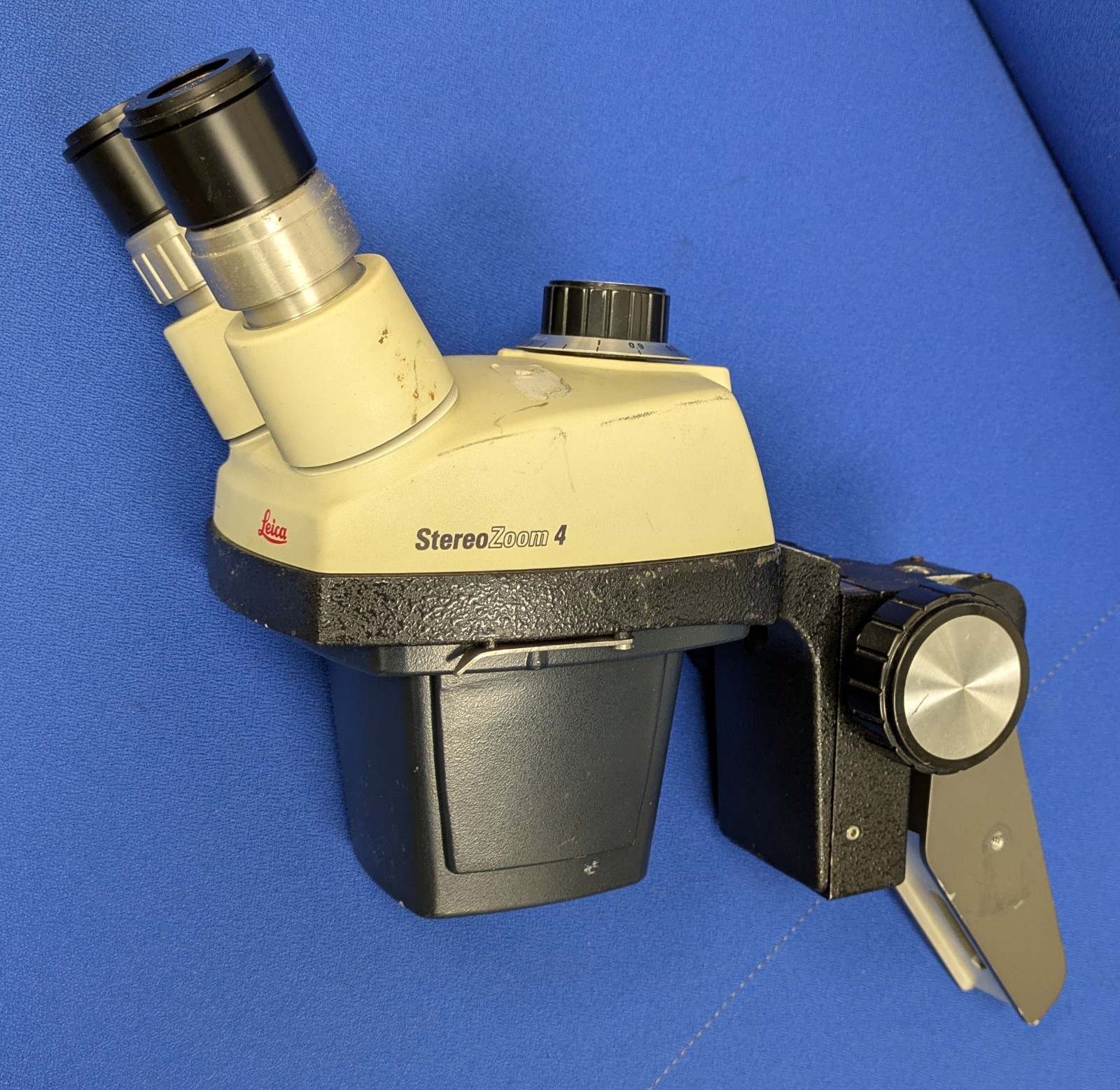 Leica StereoZoom 4 ( 7x-30x) Microscope head w/ 10x eyepieces