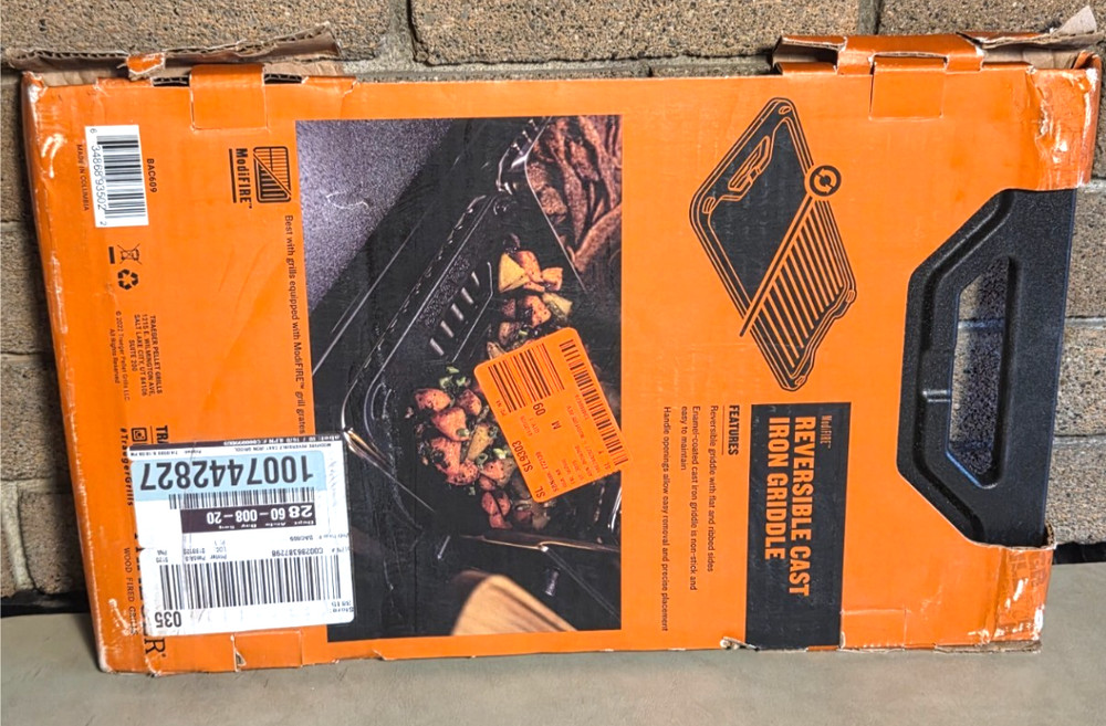NEW! Traeger ModiFIRE Reversible Cast-Iron Griddle BAC609