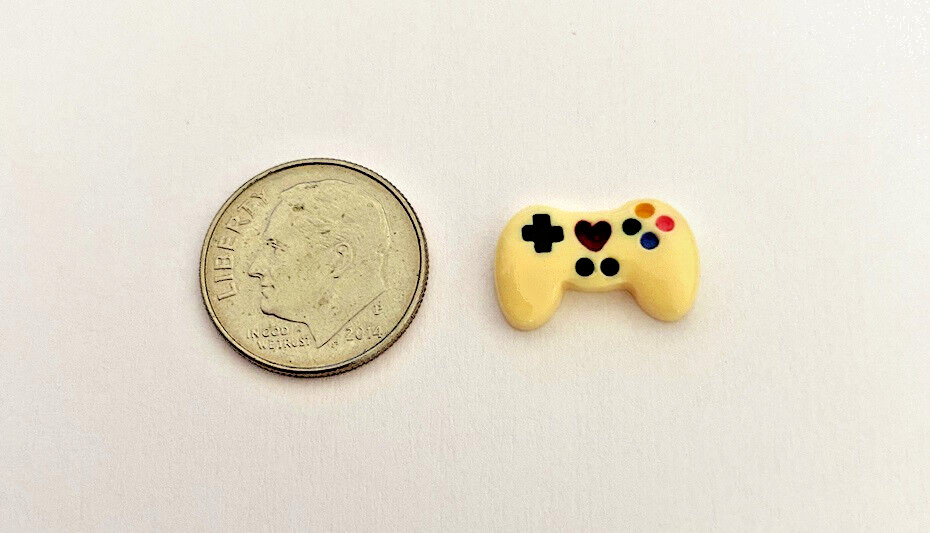 Dollhouse Miniature Game Controller - 1:12 Scale - Random Color