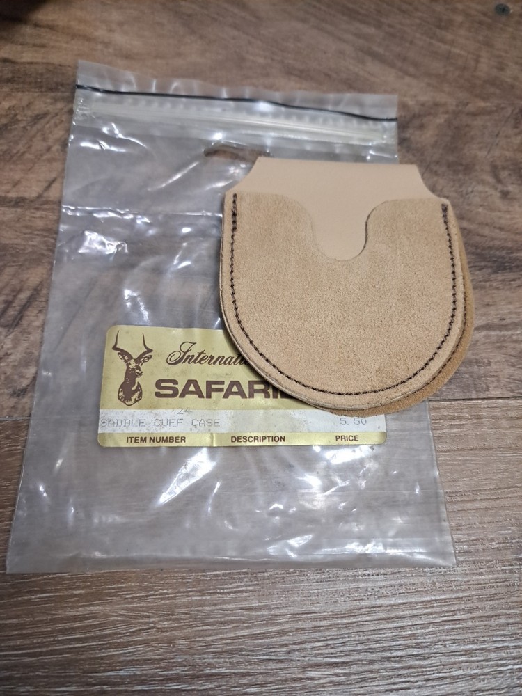 Vtg. Safariland Double Saddle Style Cuff Case