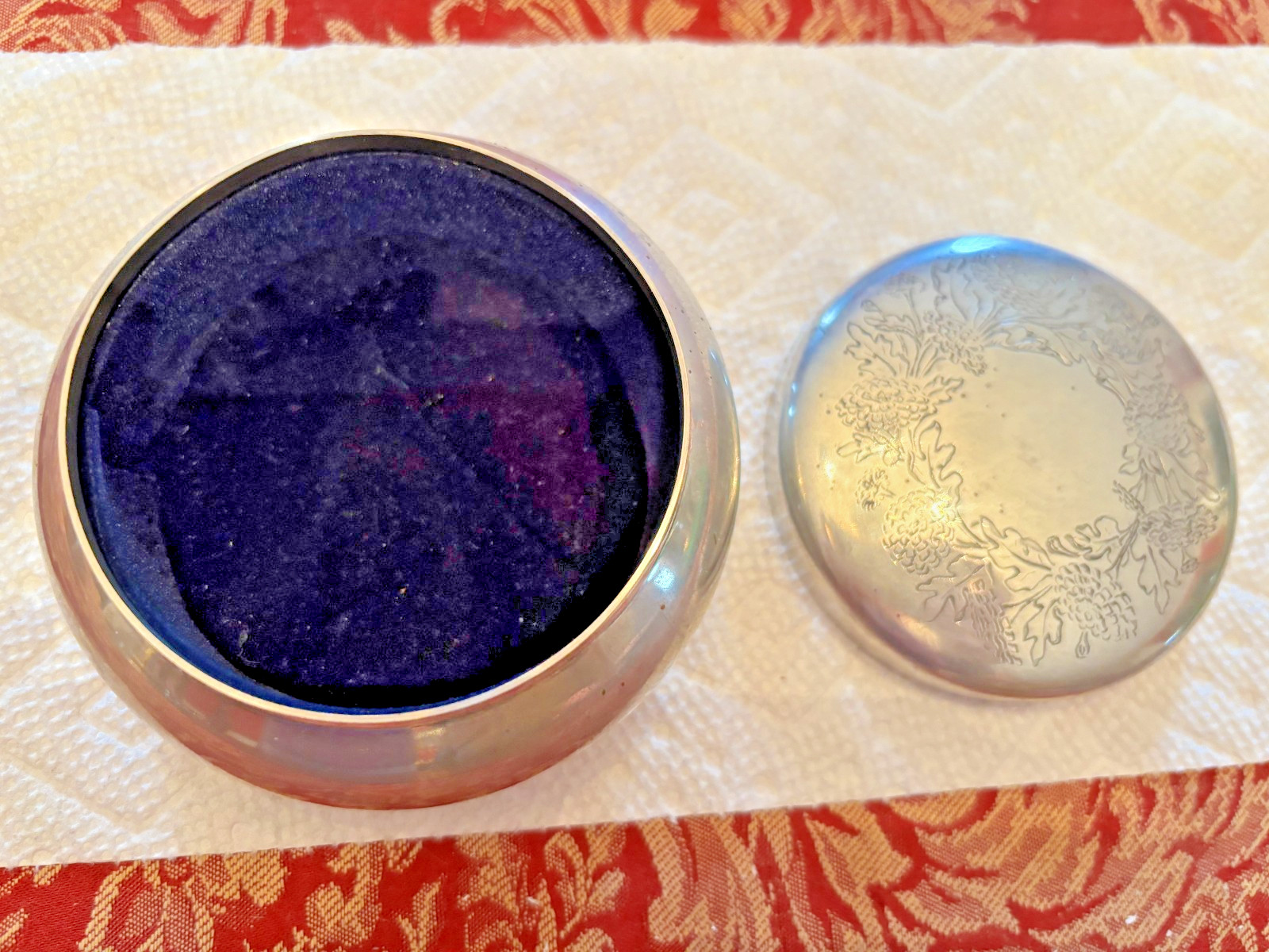 Vtg. Kirk Stieff Round Box, 1960's. Box has blue velvet.