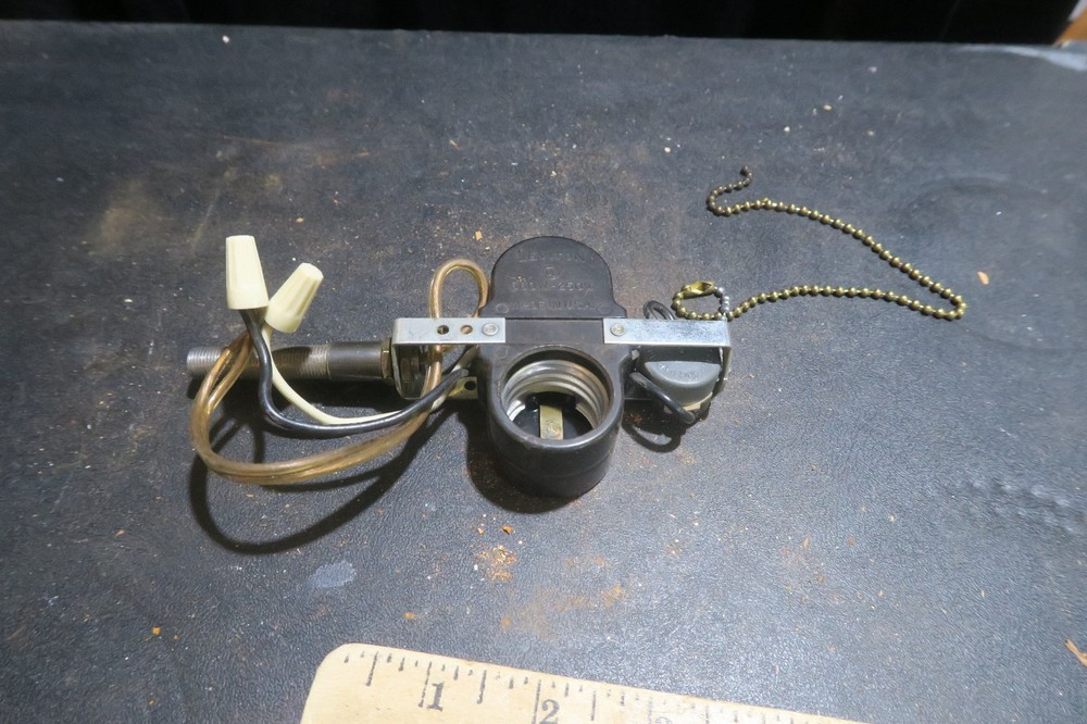 Double socket bakelite pull down switch Part Vintage Chandelier cluster LEVITON