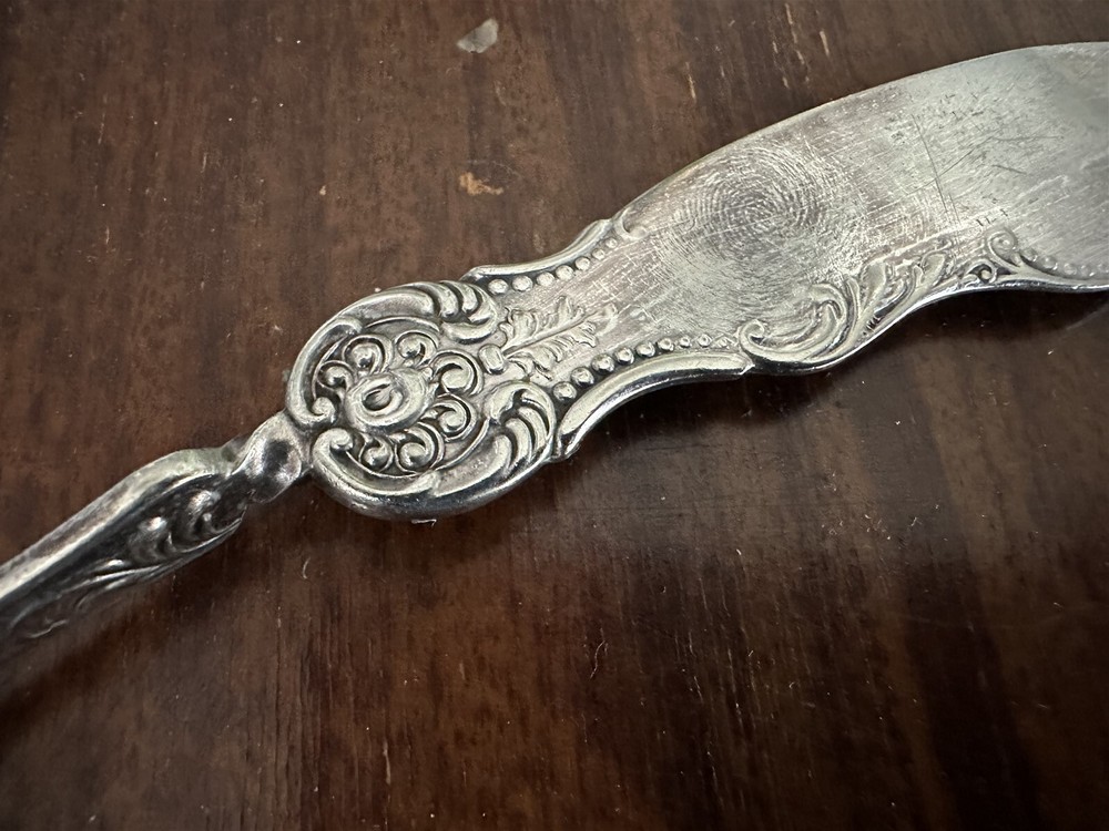 Rogers Flat Twisted Handle Master Butter Knife Carlton Pattern 1898