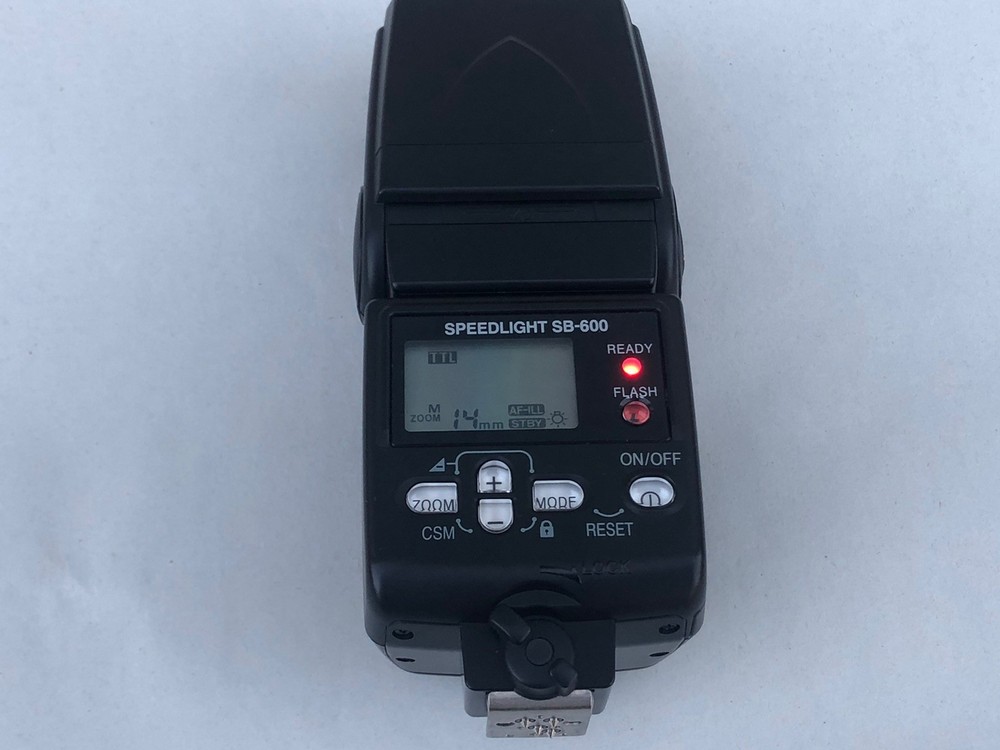 Nikon Speedlight SB-600 Flash Unit For DSLR Cameras
