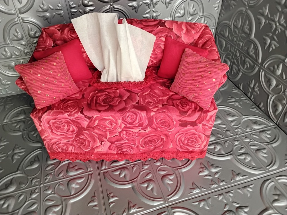 Red Roses Sofa Tissue Box Cover Free Tissues