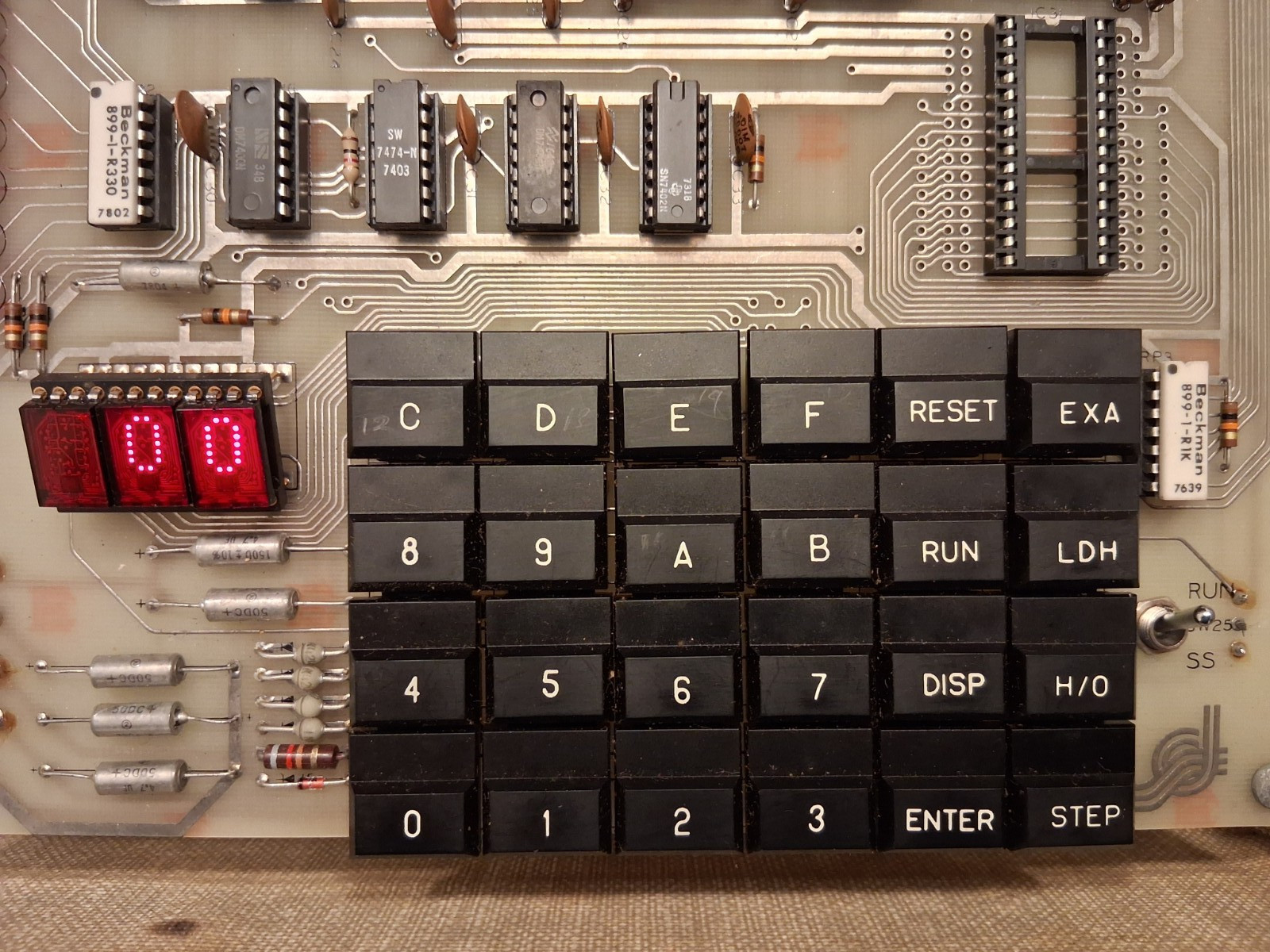 1976 Lawrence Livermore Laboratory MST-80 Intel 8080 Training Computer Powers On