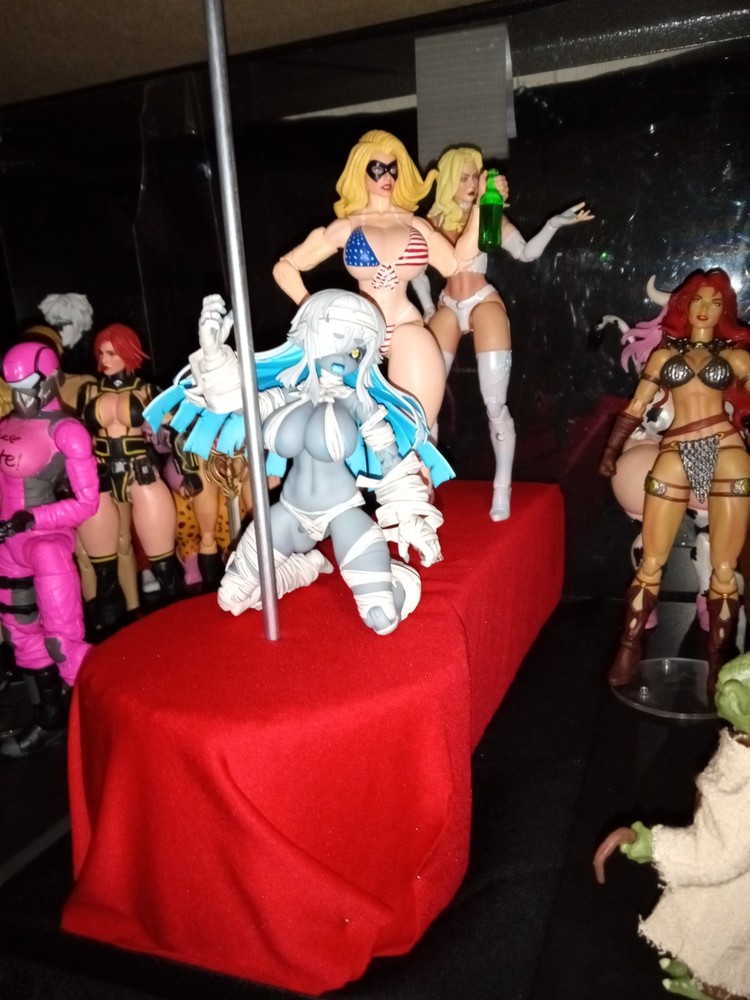 1/12 Scale Diorama Pole Dancer Runway Platform *READ DESCRIPTION*