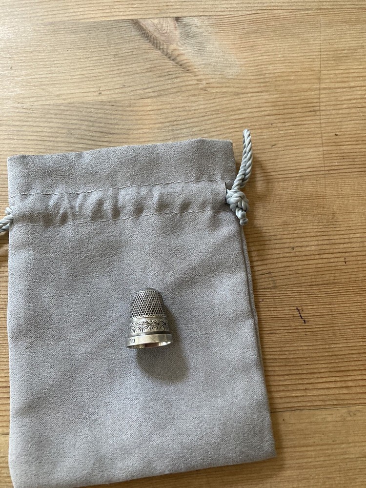 antique solid silver thimble - Hallmarked