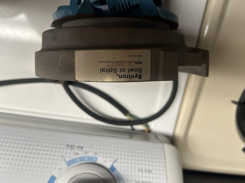 FMC 6” Syntron Magnetic Vibratory Feeder