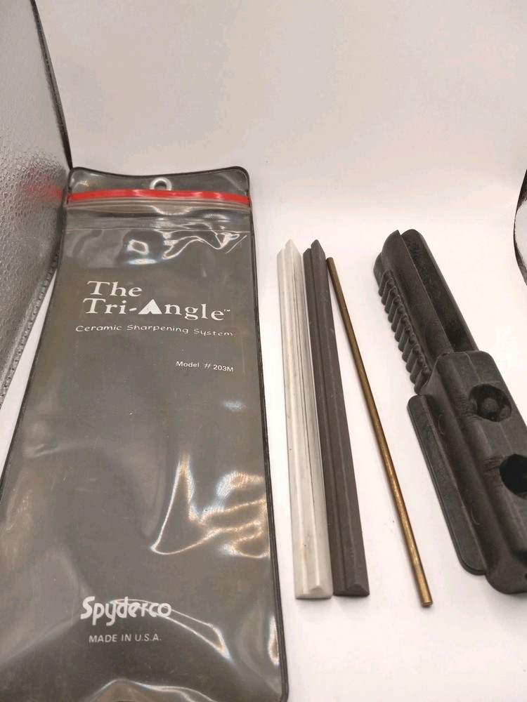 Spyderco Tri-Angle Ceramic Sharpening Kit Ceramic System Model 203M. READ Note