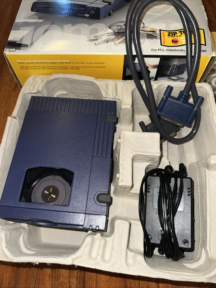 Iomega Zip 100 Zip Drive Z100P2 With Parallel Data Cable, Power Adapter ,……