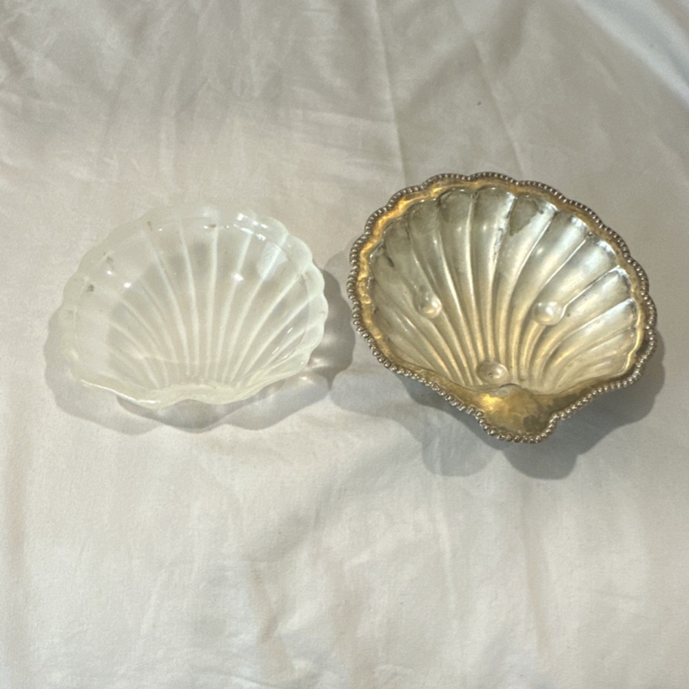 Celtic Quality Plate Silver Plated Shell Dish with Glass Insert 5 inches