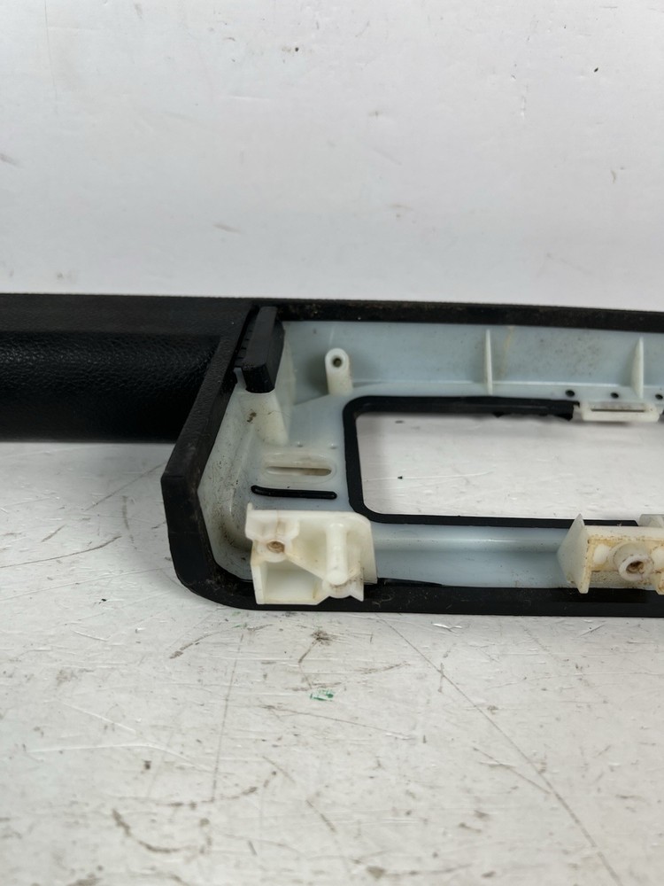2007-2009 Tahoe Suburban Yukon Left Driver Door Pull Panel Armrest Handle Black