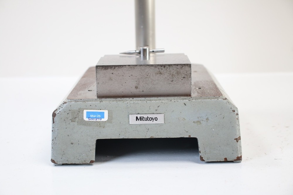Mitutoyo 215-640 side hole gage indicator comparator test stand #11