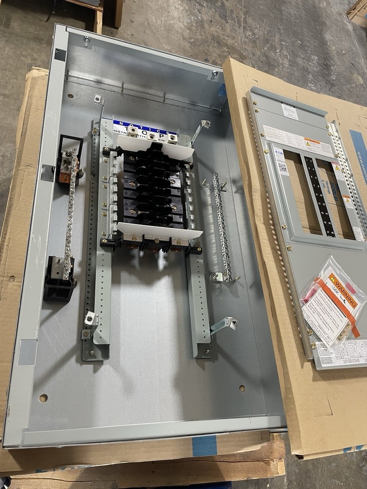 1-225 AMP 480V MAIN LUG PANELBOARD 18 SPACE 3PHASE 4 WIRE COMPLETE PANEL