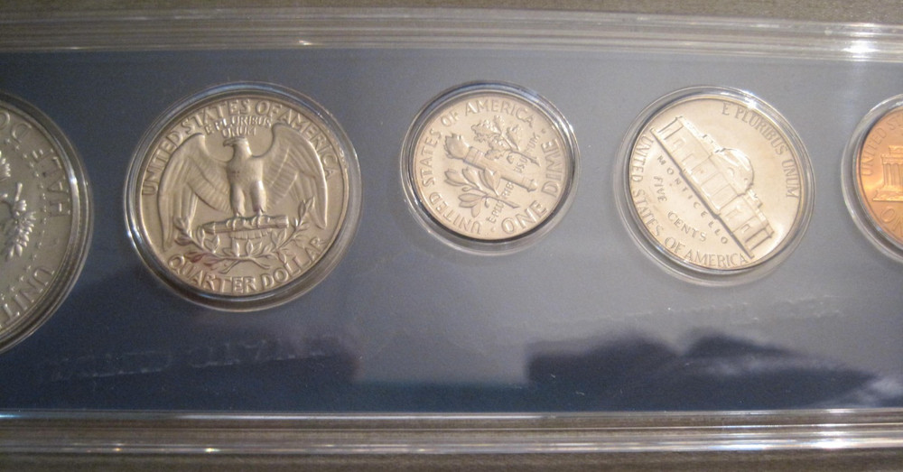 MINT ERROR AS SHOWN - 1966 UNCIRCULATED SPECIAL MINT SET IN ORIGINAL BOX *** 649