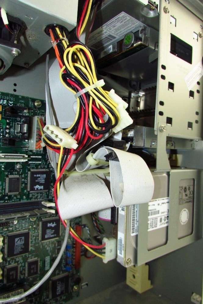 Vintage Gateway 2000 Model P5-166 Computer PC Desktop