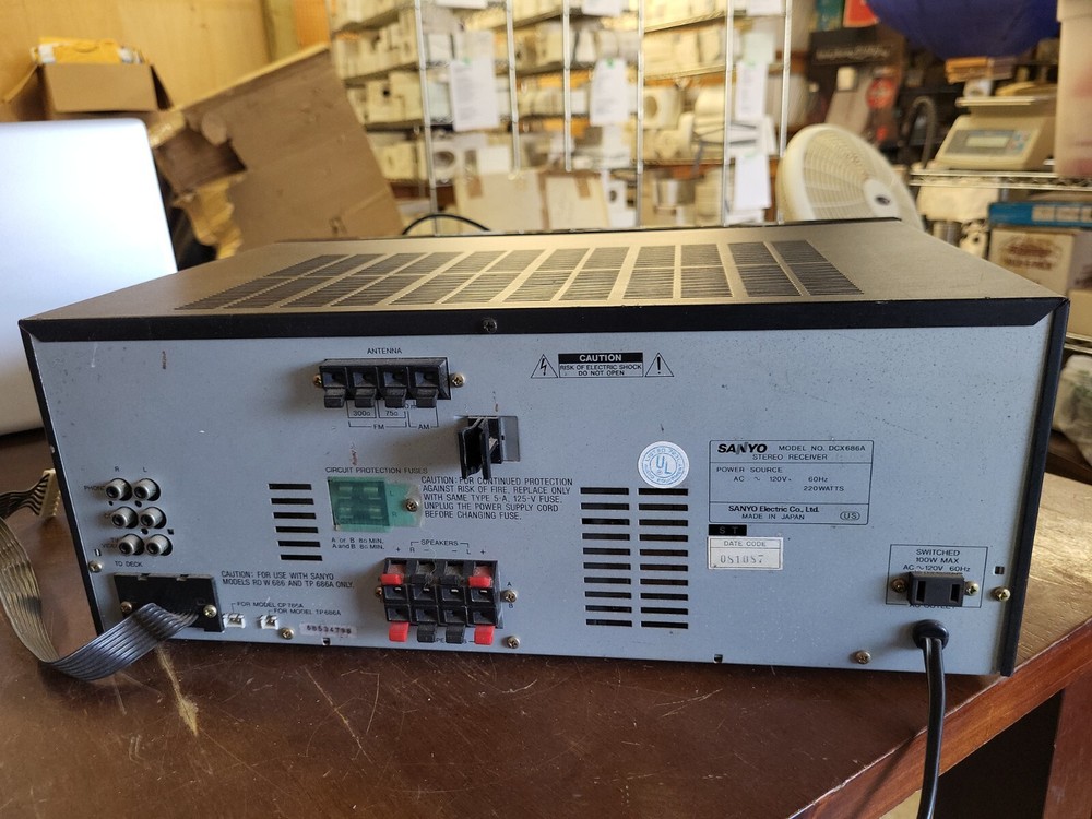 Sanyo DCX686A Stereo tuner Receiver Integrated Amplifier untested