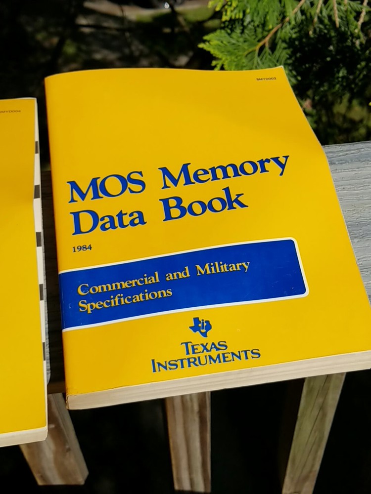 2 VINTAGE TEXAS INSTRUMENTS BOOKS DATA ELECTRONIC MANUAL MOS MEMORY SUPPLEMENT