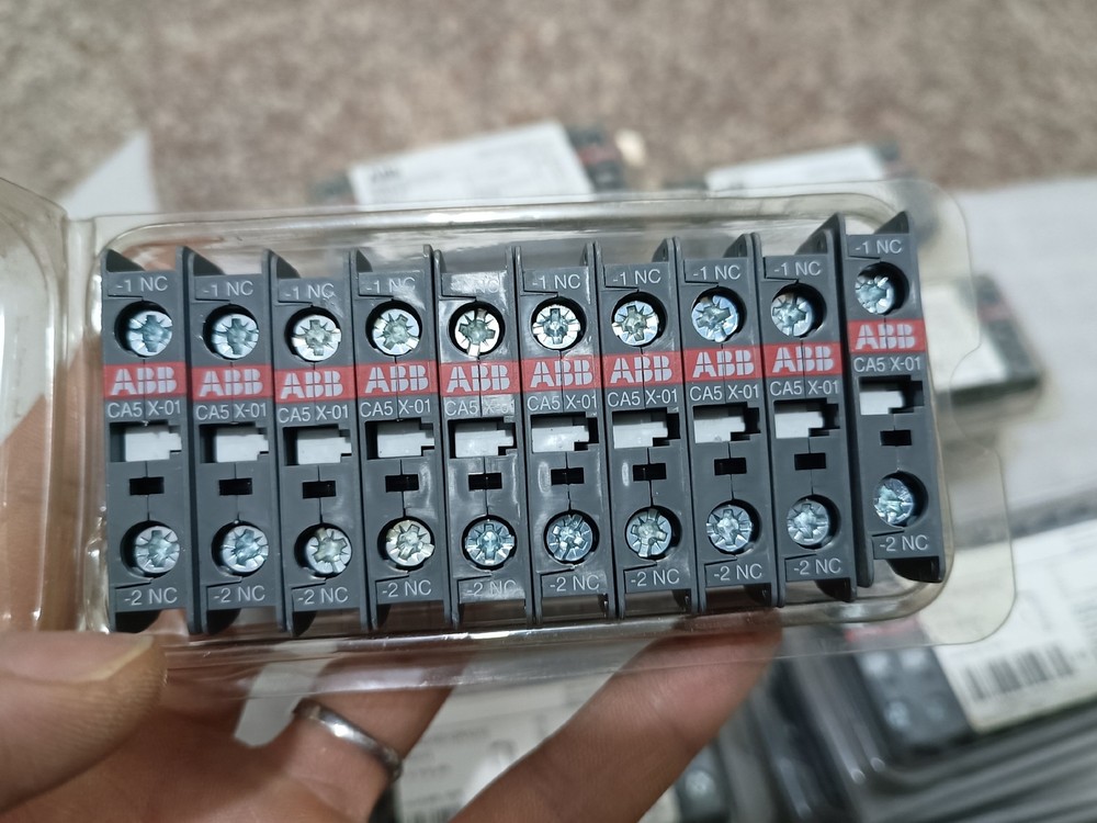 10PCS NEW CA5X-01 Auxiliary contact