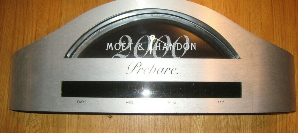 Moet Chandon Champagne Millennium Countdown Clock 2000