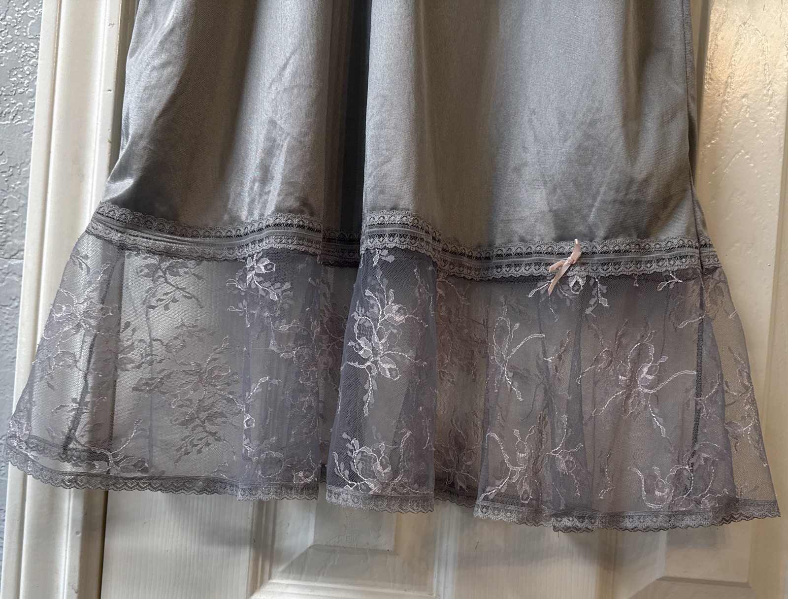 VTG Lace Trim Half Slip Skirt Womens Gray Nylon Lingerie Petticoat Bestform Sz L