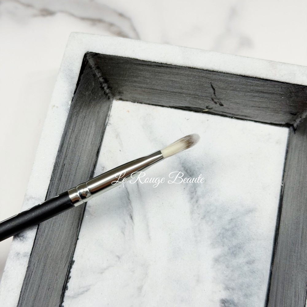 Mac 194 Concealer Cream EyeShadow Brush - Old Version Discontinued