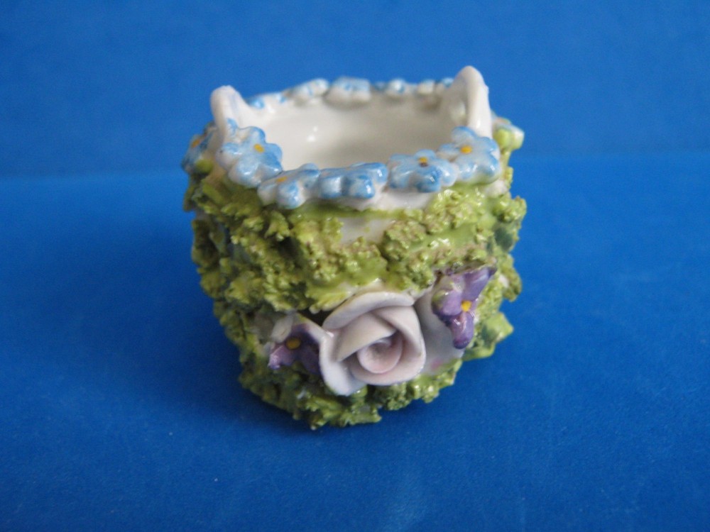 SMALL GERMAN ELFINWARE OPEN SALT CELLAR w/HANDLES