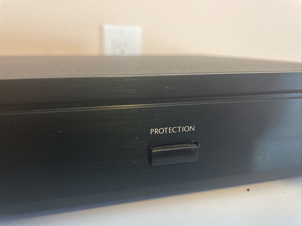 Niles HDL-4 High Definition Speaker Selection System 1 Input 4 Output