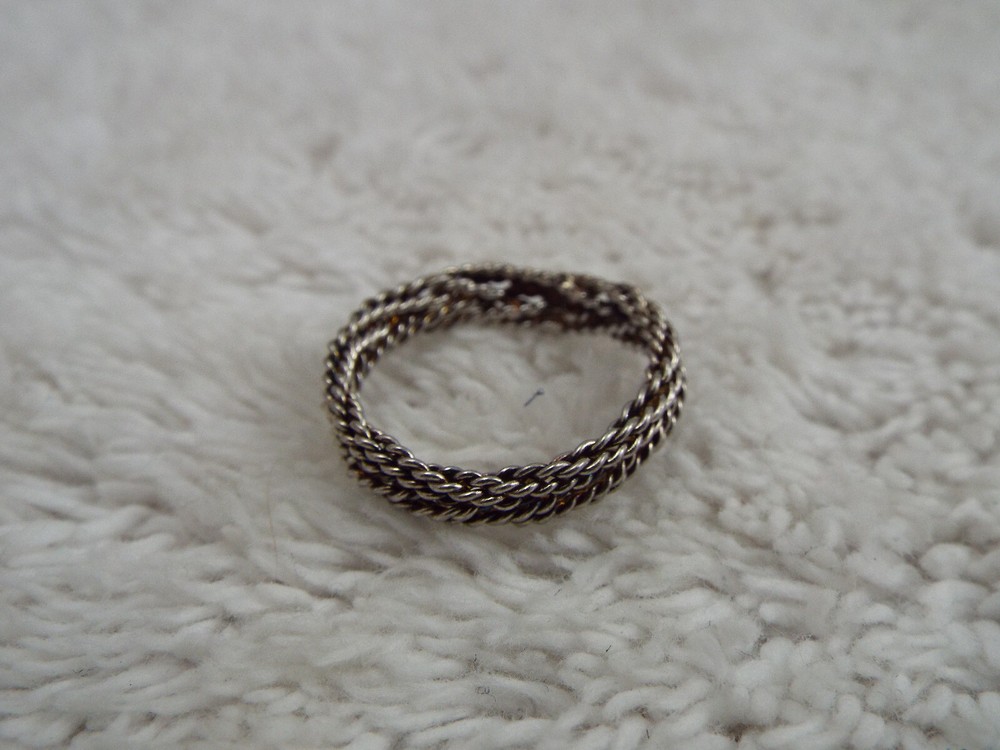 Twisted Silvertone Ring ~ Size 7.5 (A30)