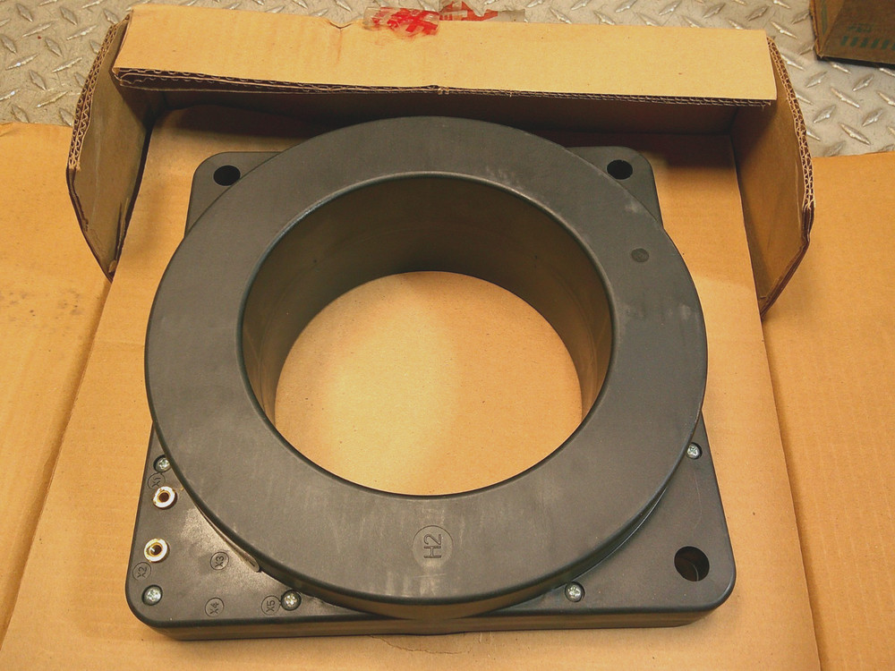 *NEW* Square D 780R-201 Current Transformer 200:5