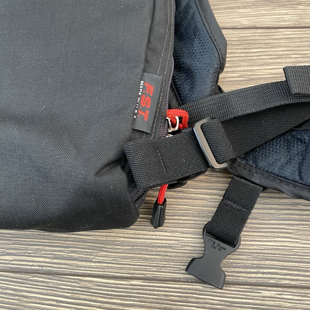 FST Fluid Support Technology Lightweight Hydration backpack in Black