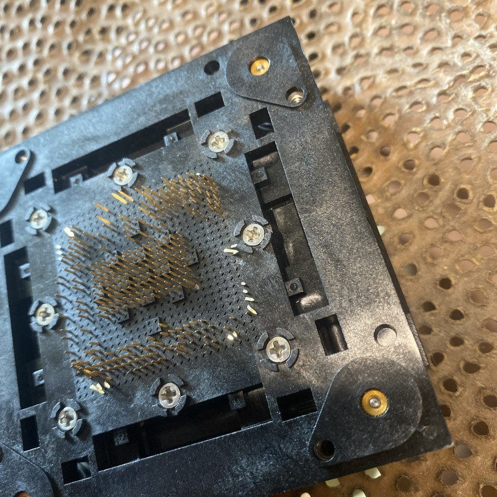 Test Burn In Socket Integrated Circuit Klga624 Sample #004 9844